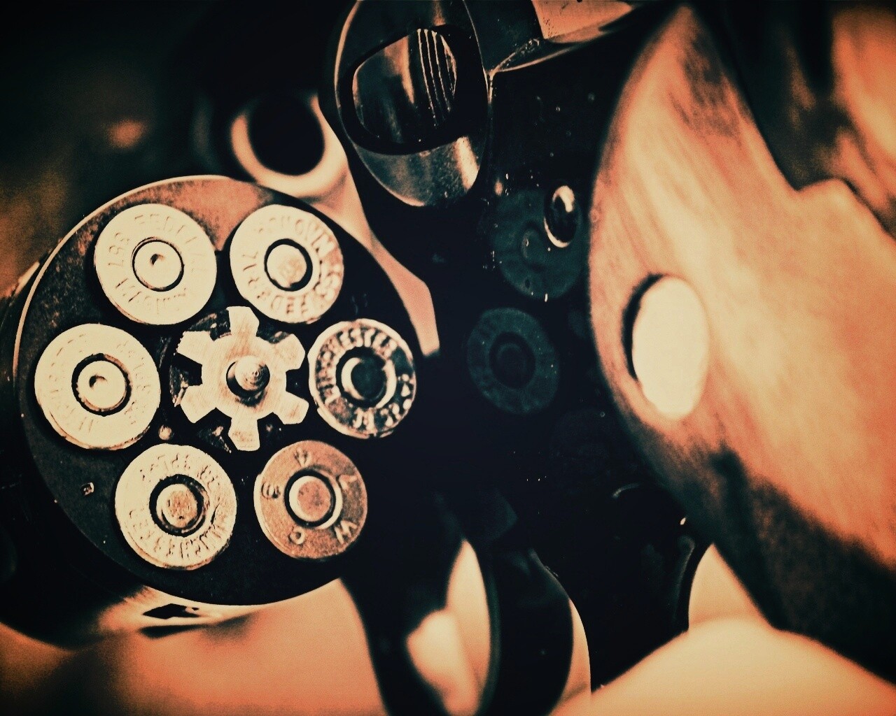 Револьвер обои