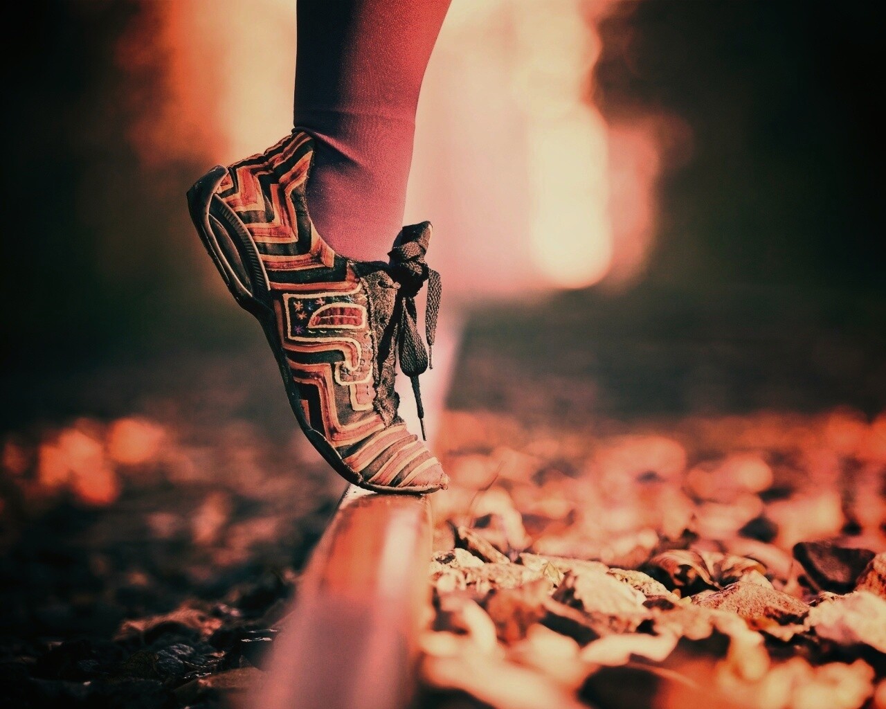 Разноцветные кроссовки обои