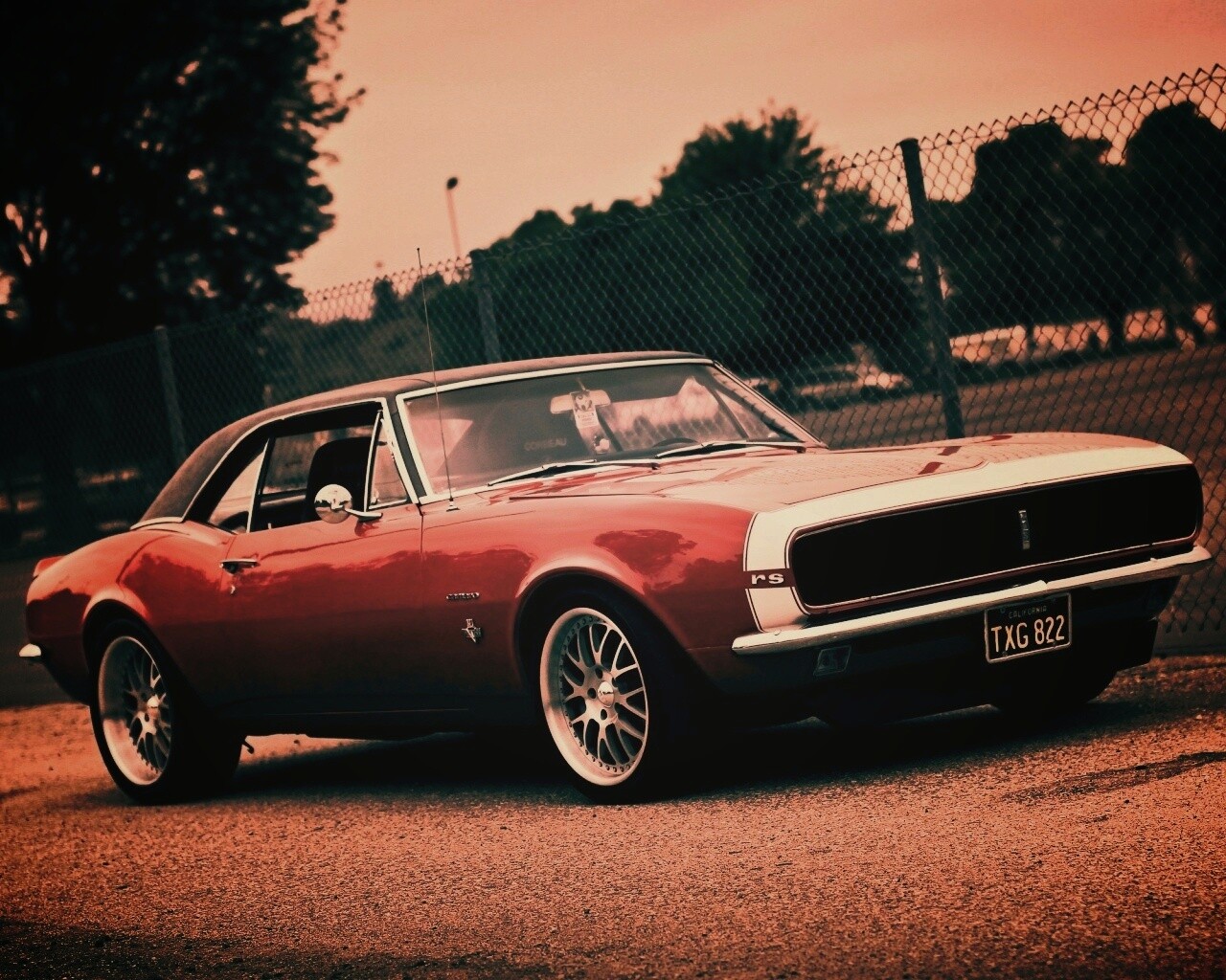 Красный монстор обои