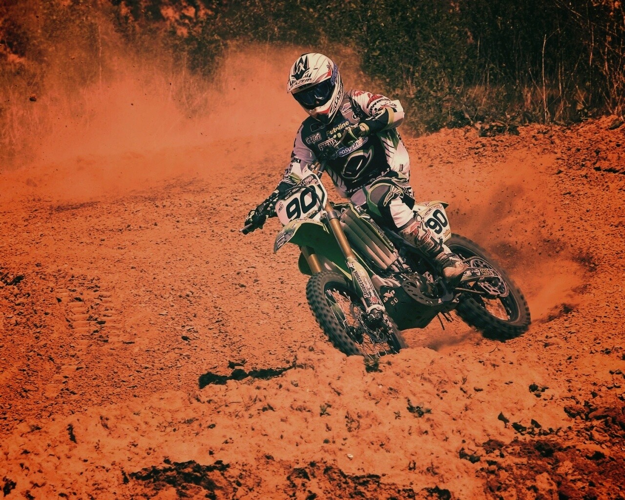 На мототреке обои