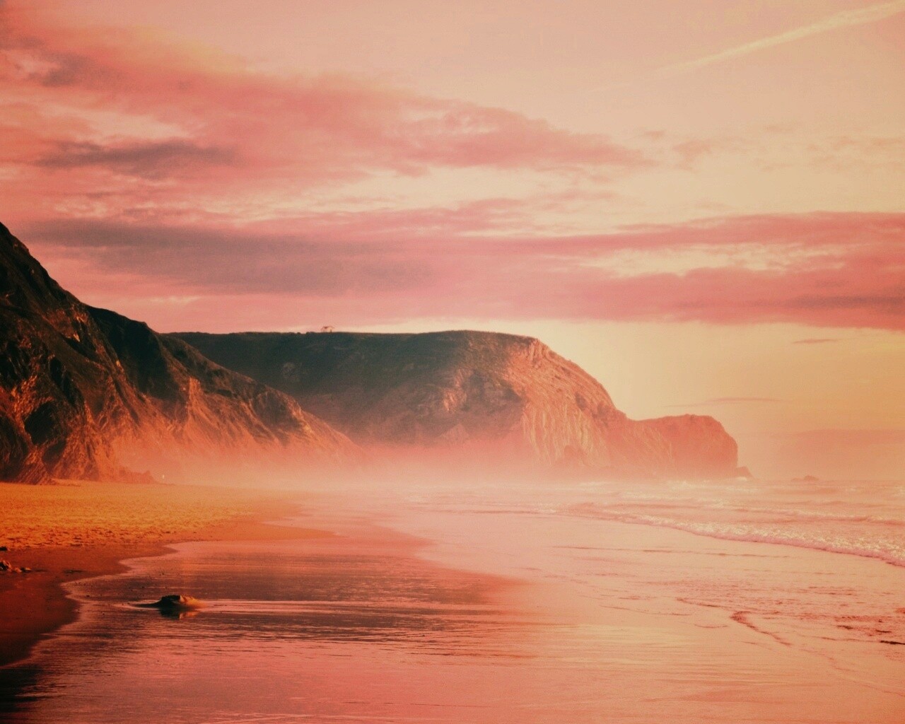 Горы уходящие в море обои