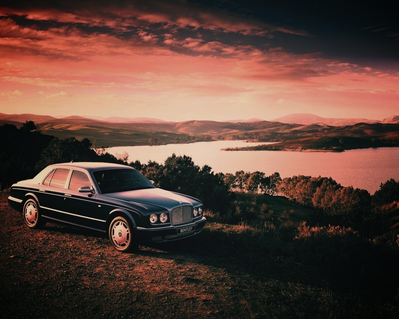 Бентли на природе обои