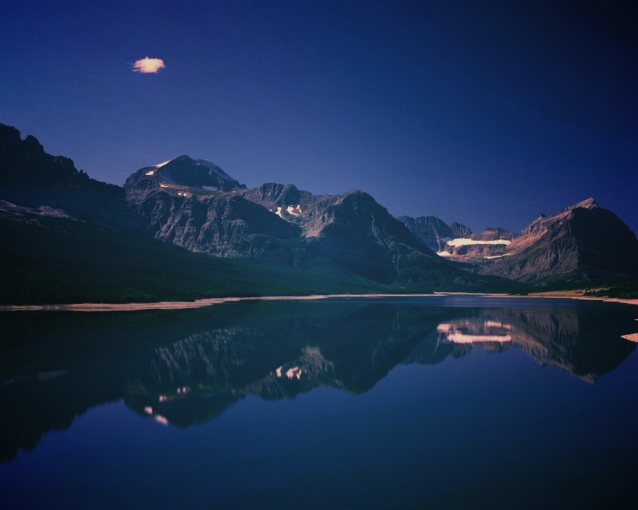 Синее горное озеро обои