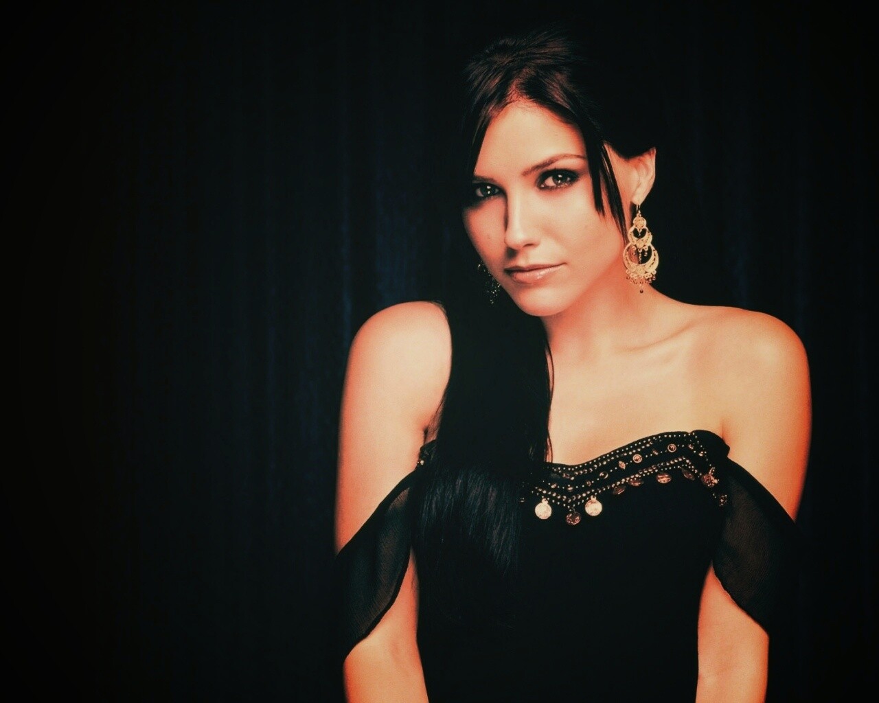 София Буш в черном платье обои