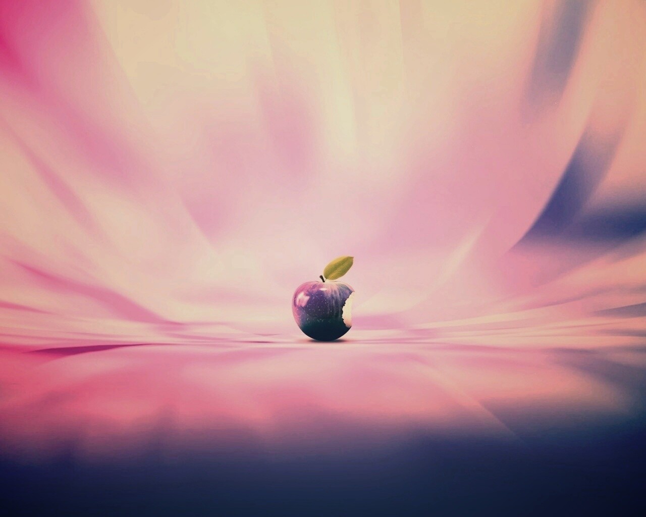 Фиолетовое яблоко обои
