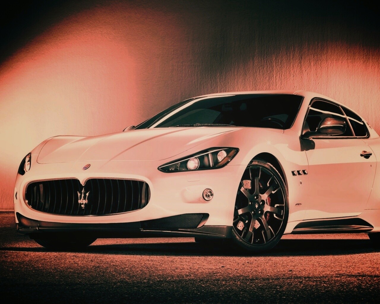 Белый Мазерати обои