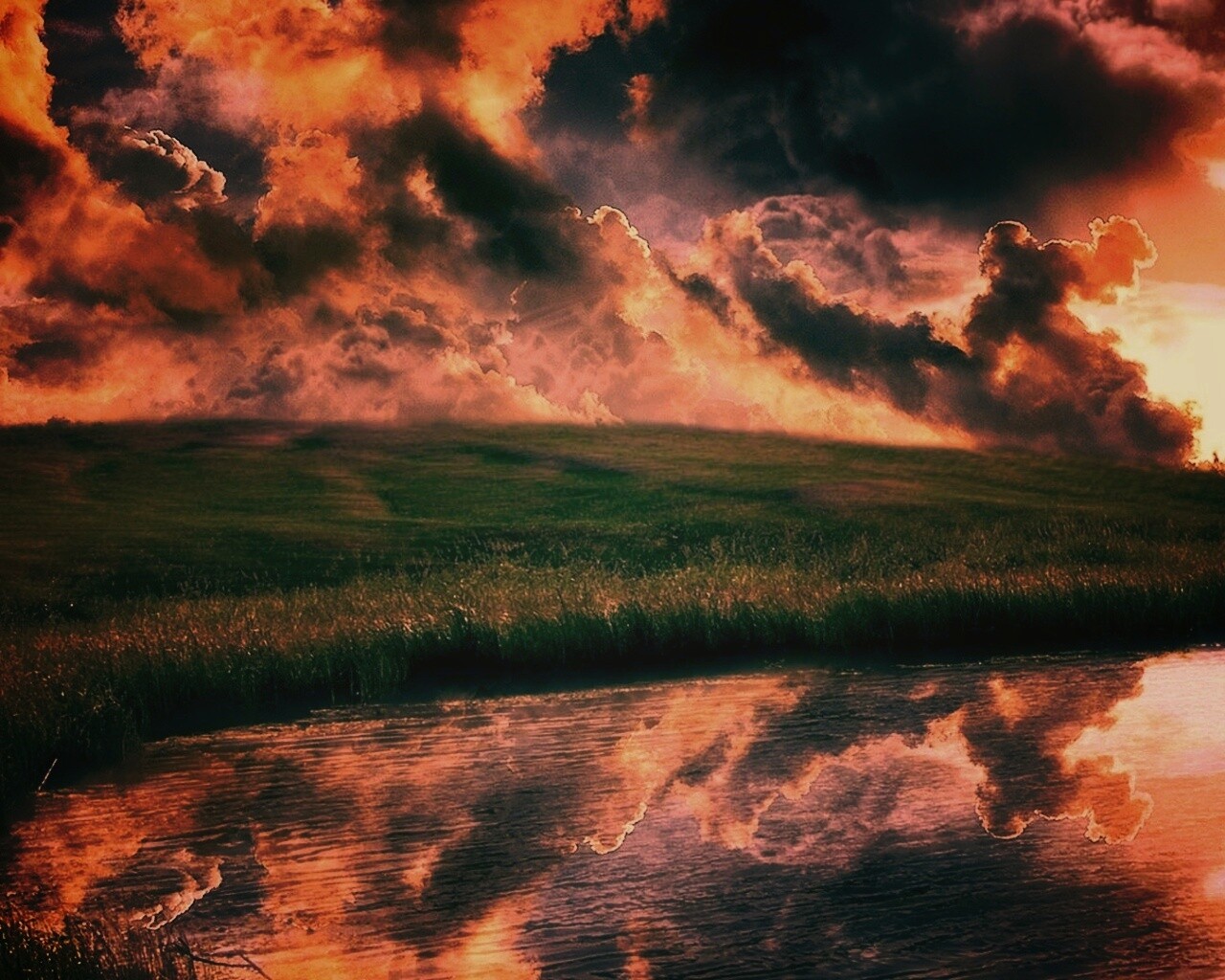 Тучи над лугом обои