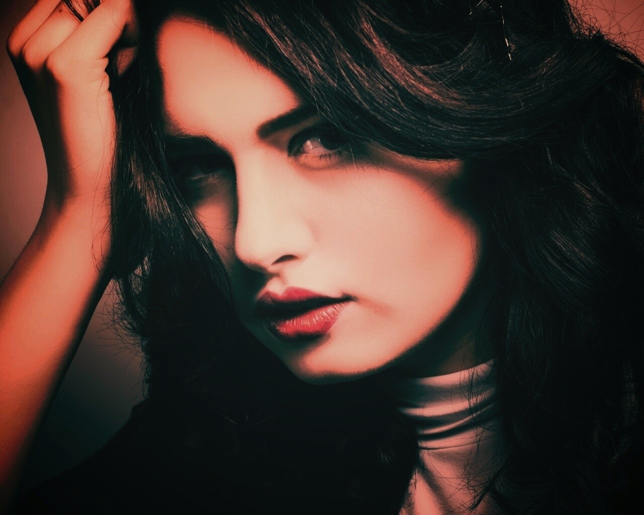 Модель с отличным макияжем обои