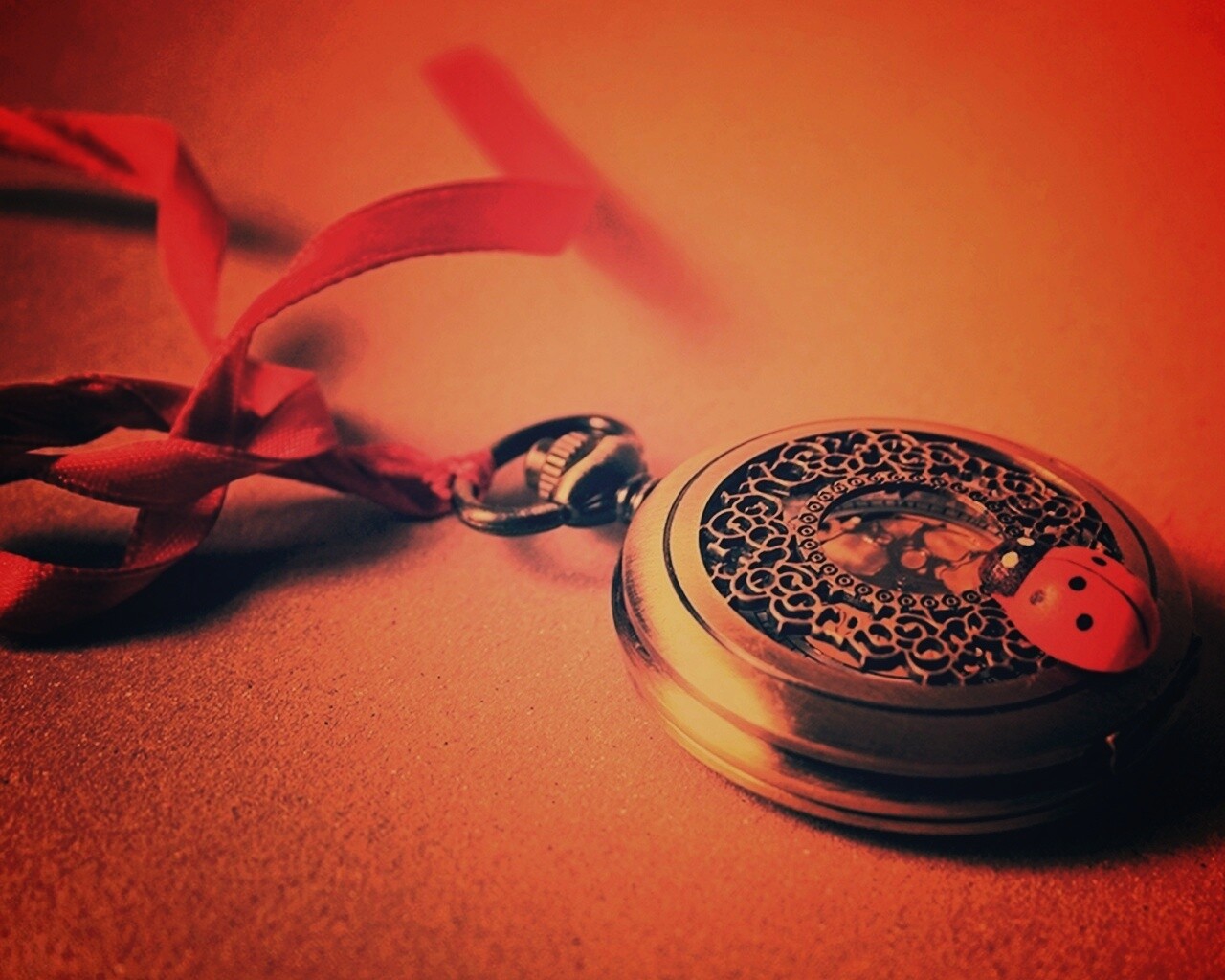 Искусные карманные часы обои