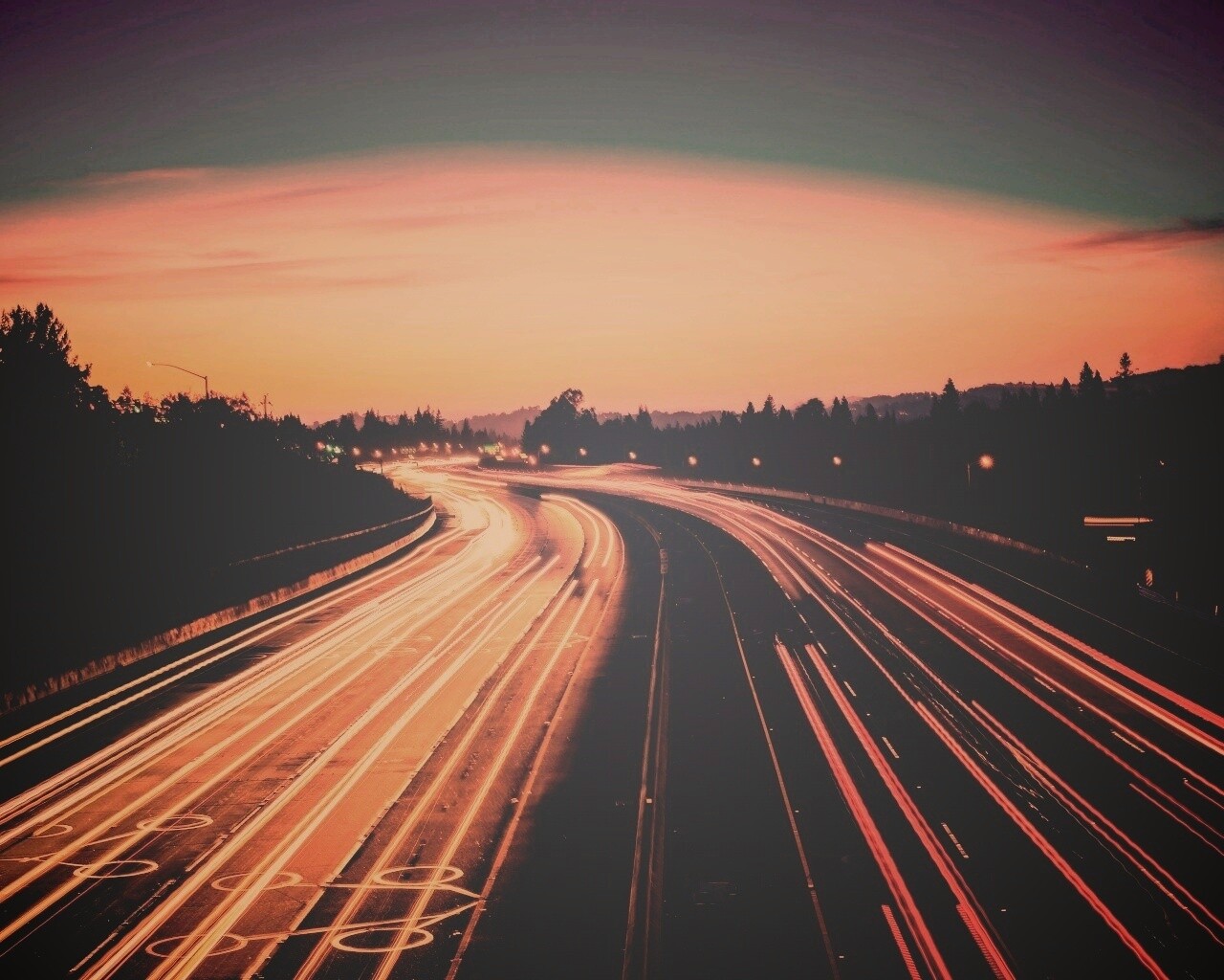 Автострада в огнях обои