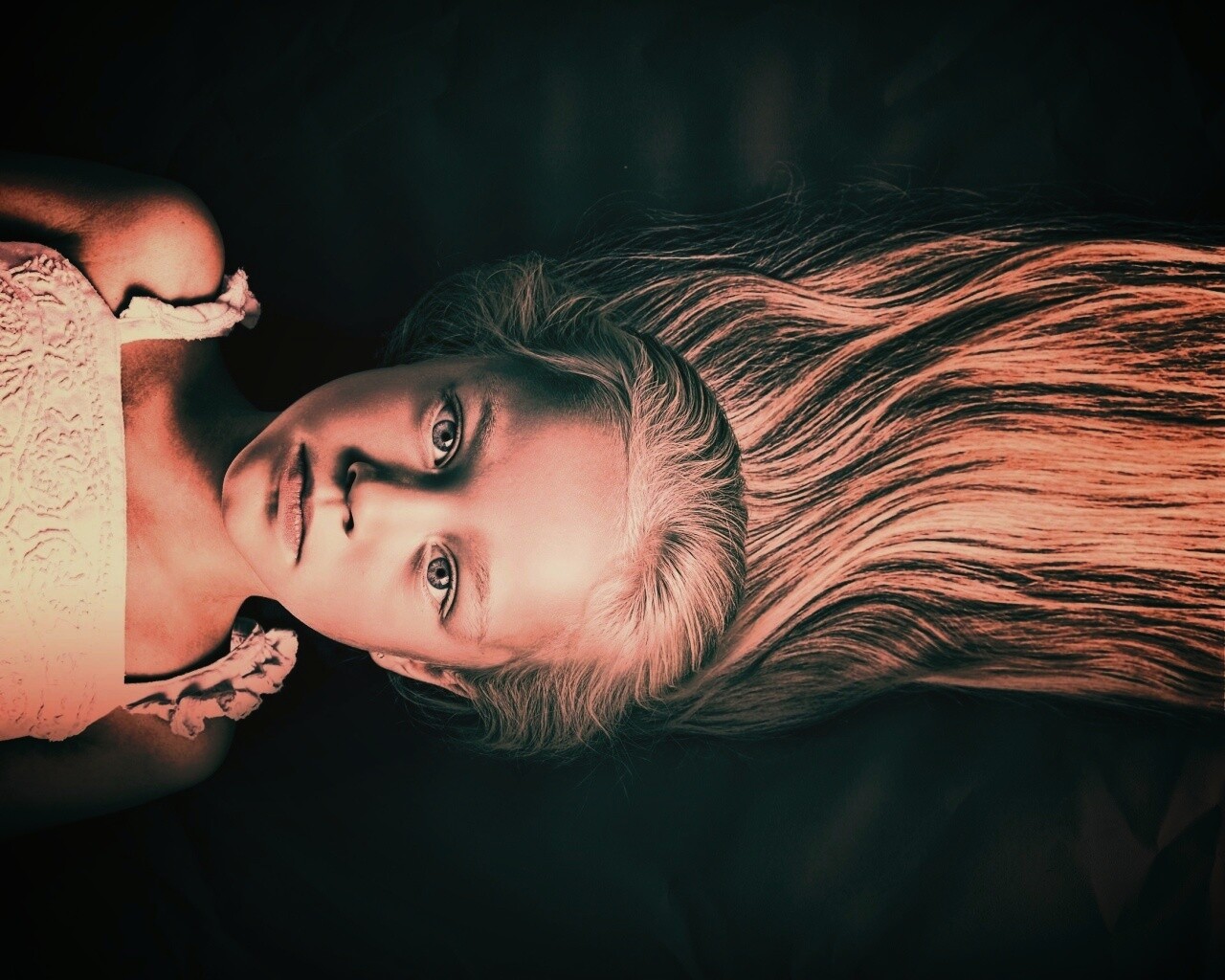 Маленькая девочка обои