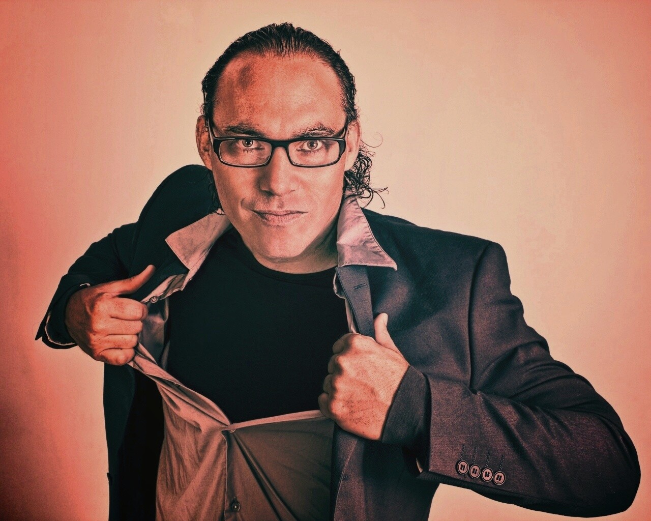 Спешит на помощь обои