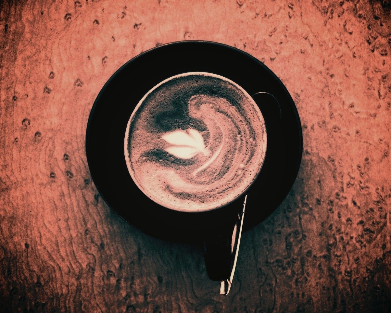 Монохромный утренний кофе обои