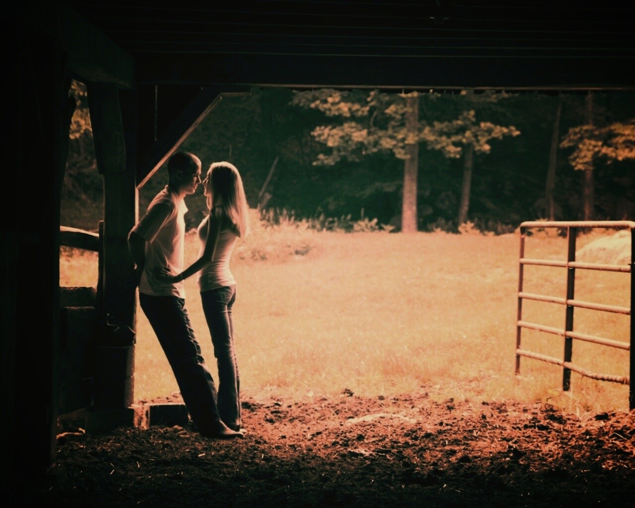 Любовь на природе обои