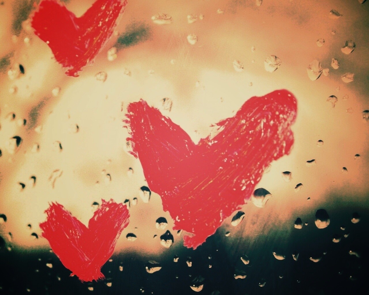 Сердечки помадой обои