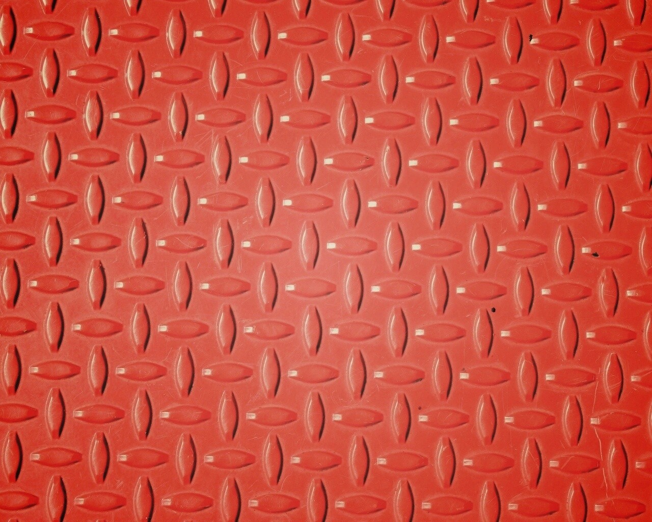 Стальной лист красного цвета обои