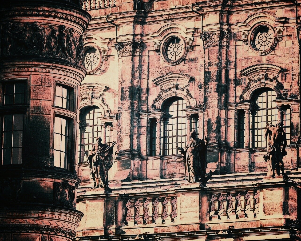 Hofkirche в Дрездене обои