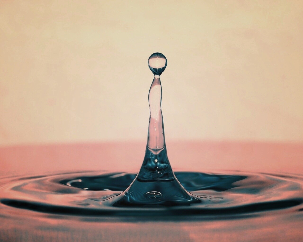 Падение капли обои