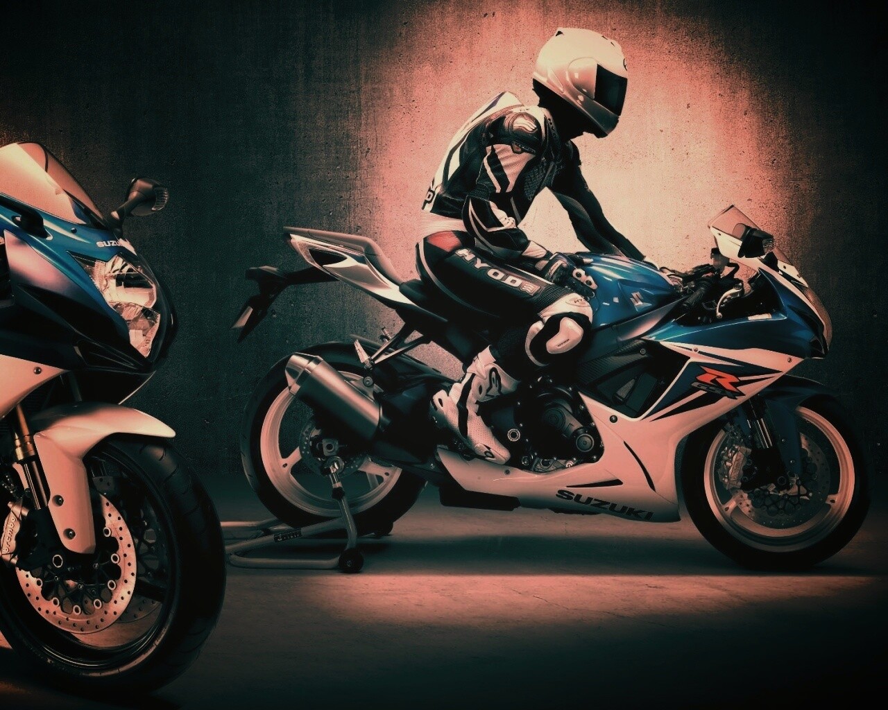 Suzuki и мотоциклист обои