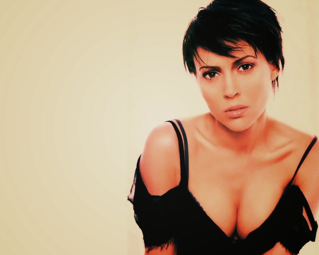 Алиса Милано обои