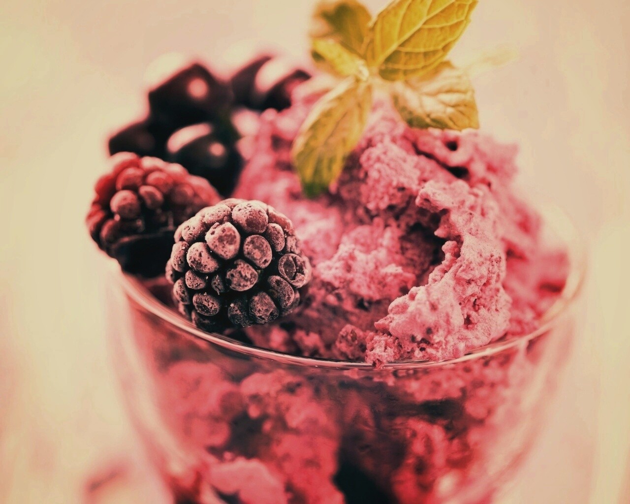 Ягодное мороженное обои