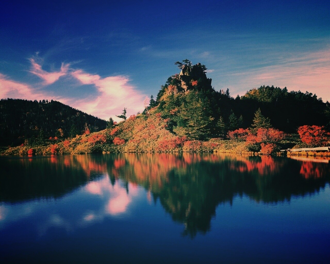 Берег озера в Японии обои