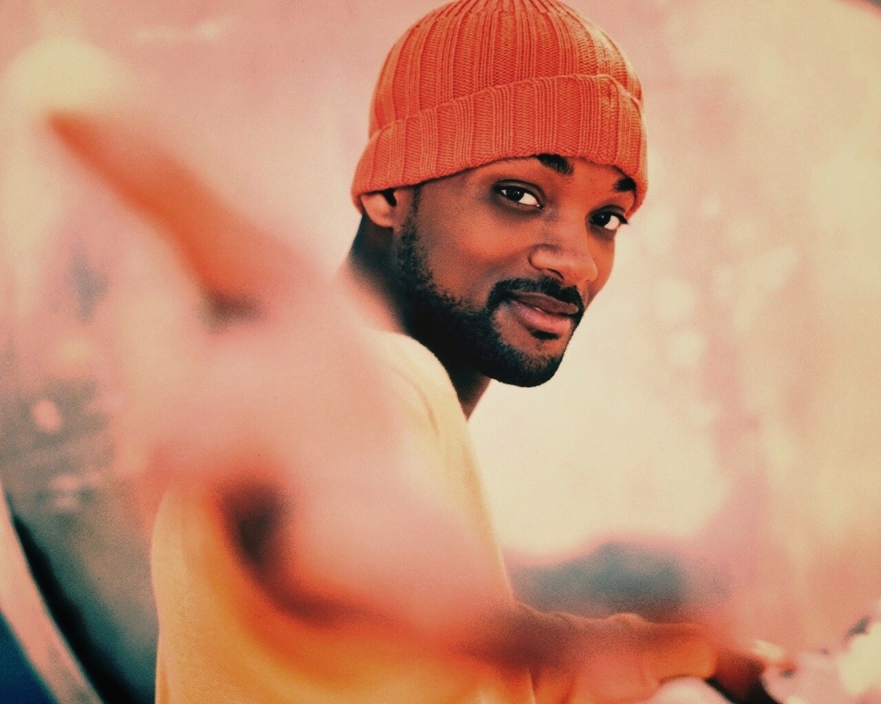 Уилл Смит протягивает тебе руку обои