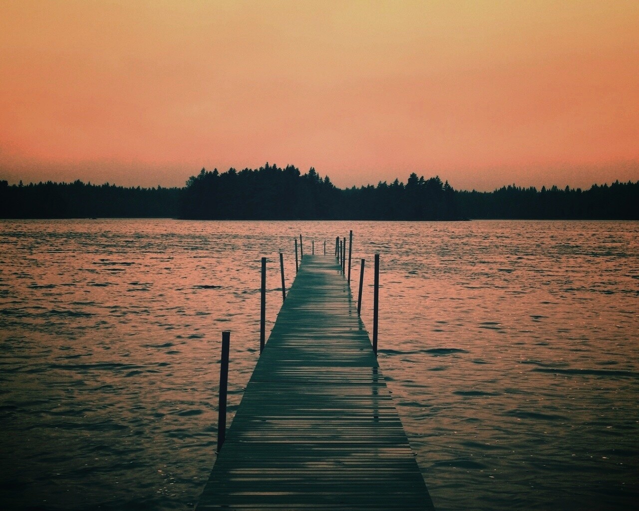 Причал на озере обои