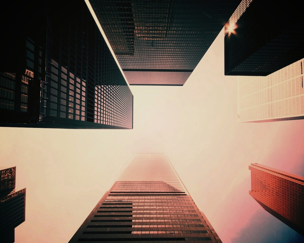 Небоскребы уходящие в облака обои