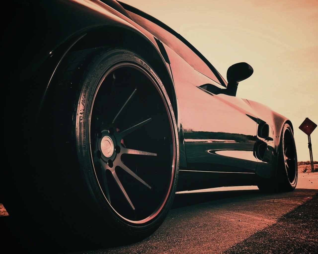 Чёрный концепт обои