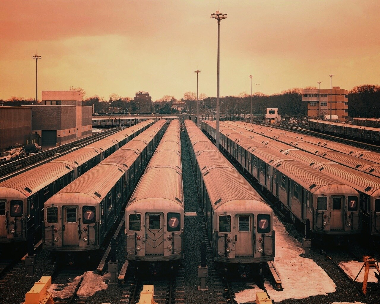 Вагоны метро на стоянке обои