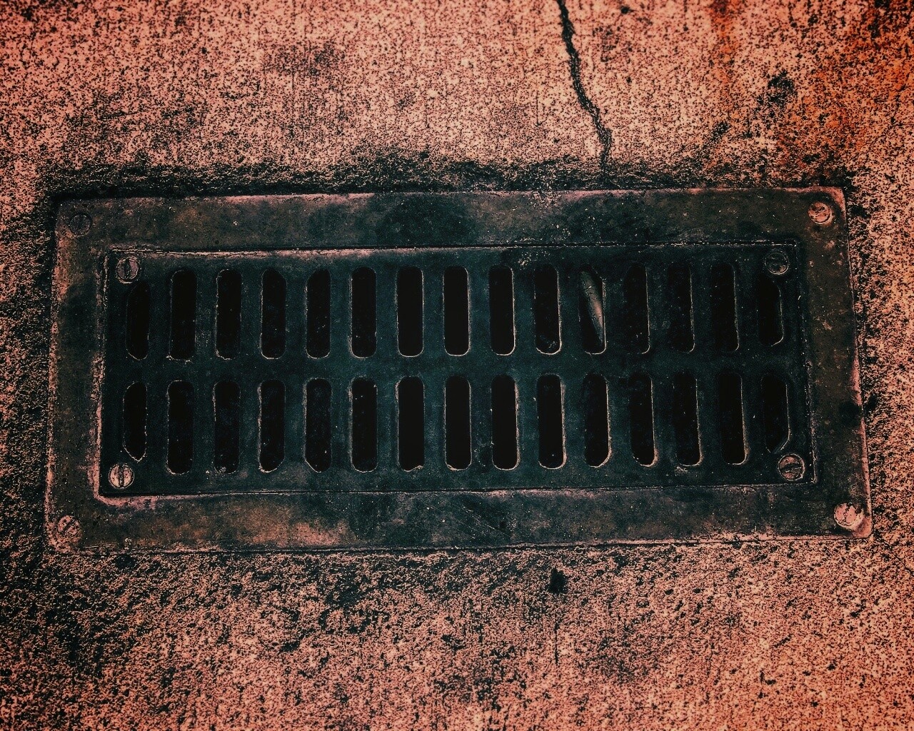 Канализационная решетка обои