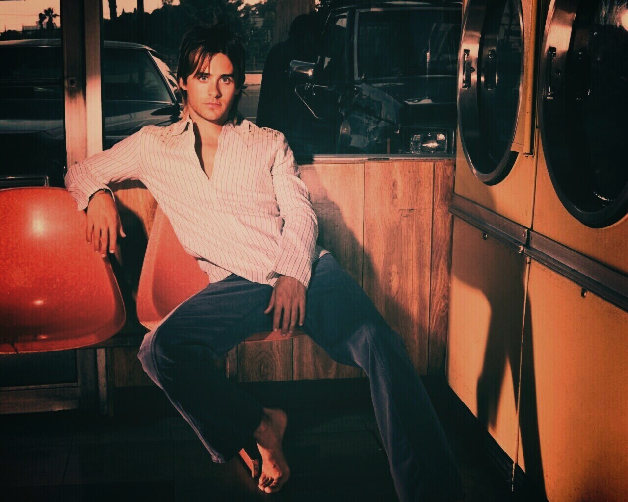 Джаред  Лето на стуле обои