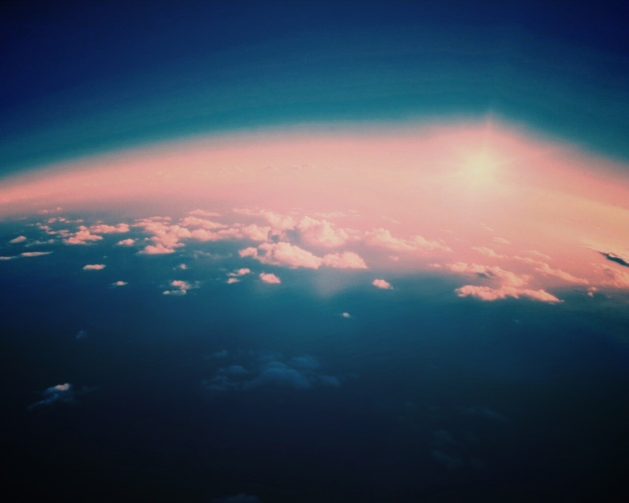 Вид с верхних слоёв атмосферы обои