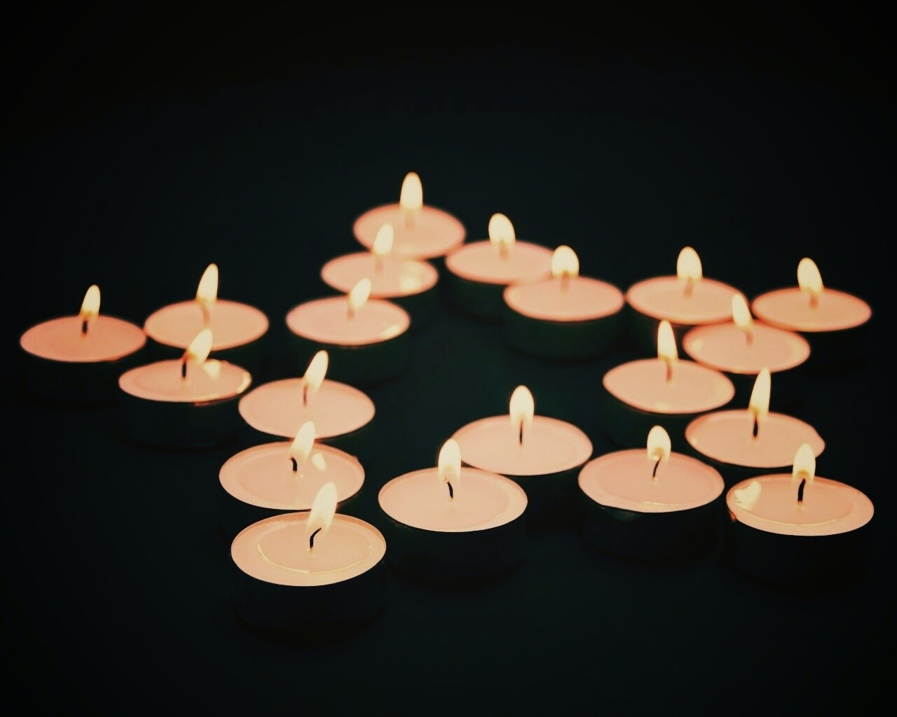 Звезда из свечек обои