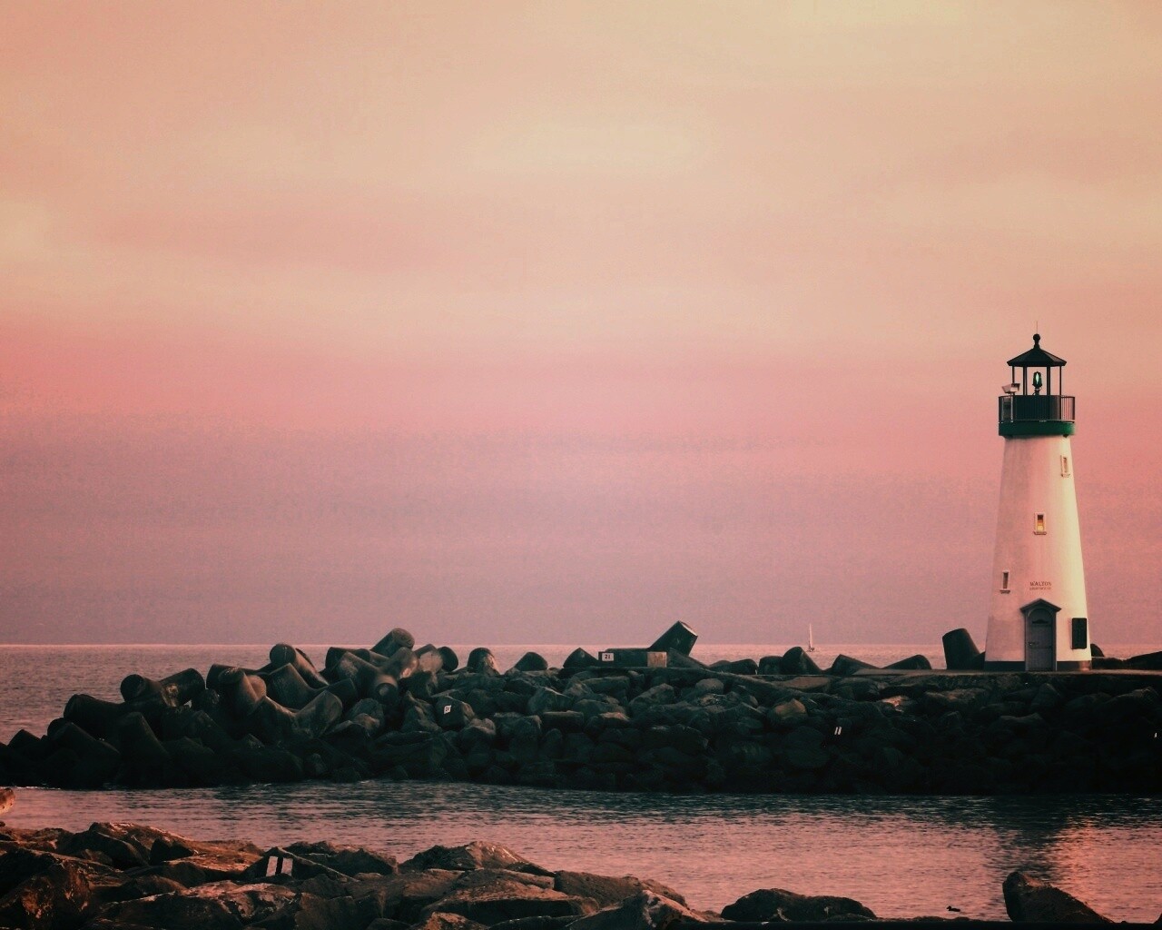 Маяк в порту Санта-Круз обои