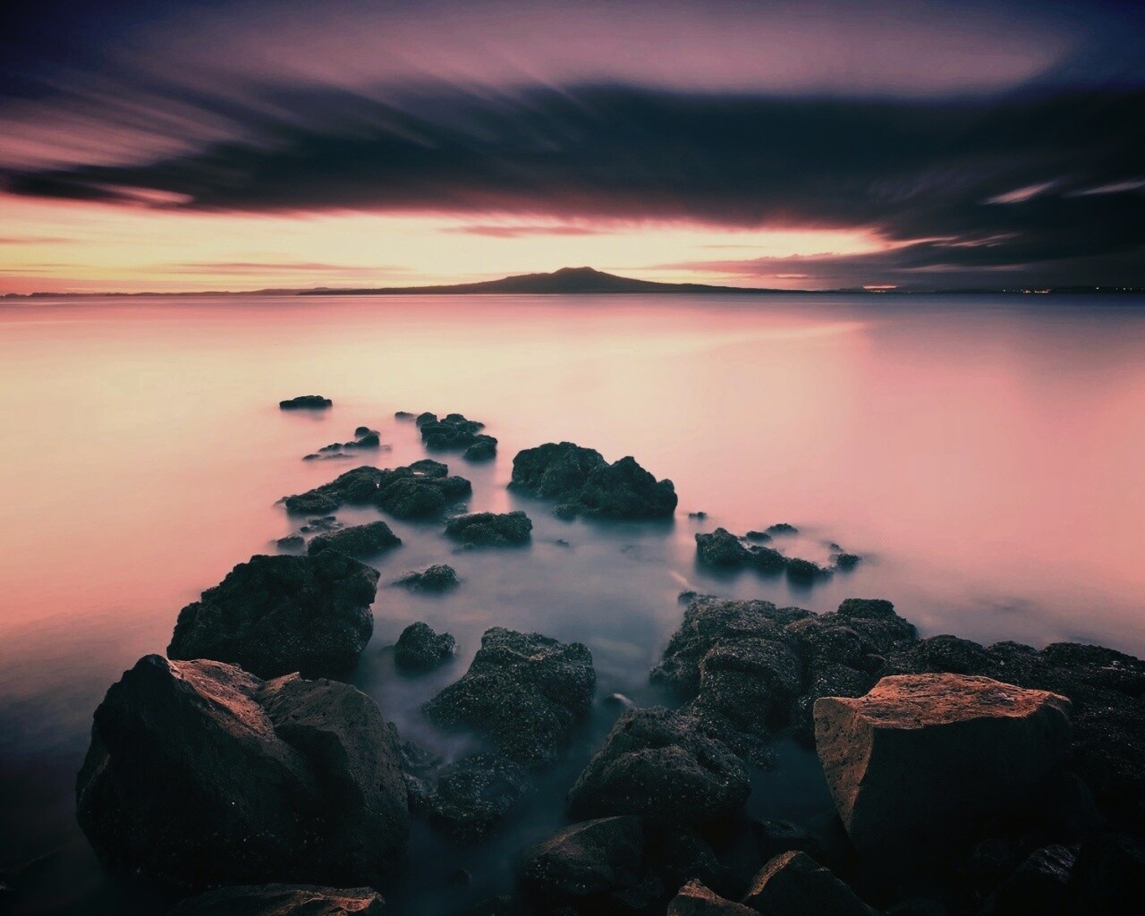 Озеро в тумане обои