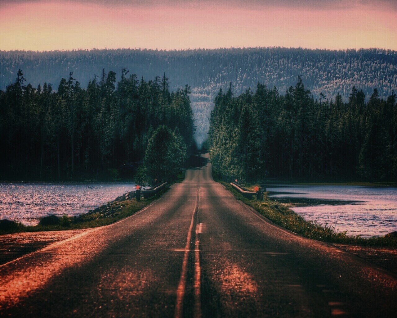 Дорога через озеро обои