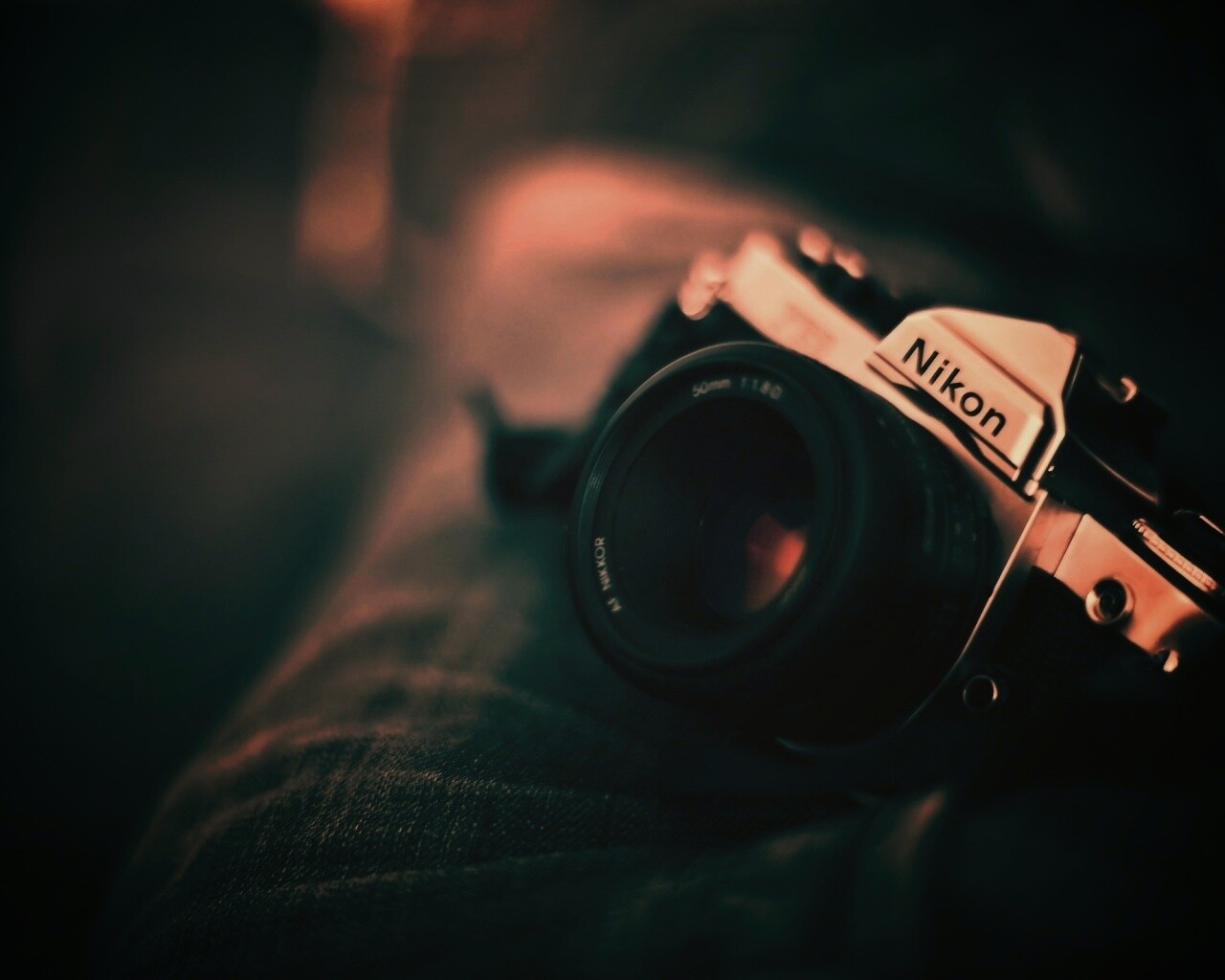 Плёночный фотоаппарат Nikon обои