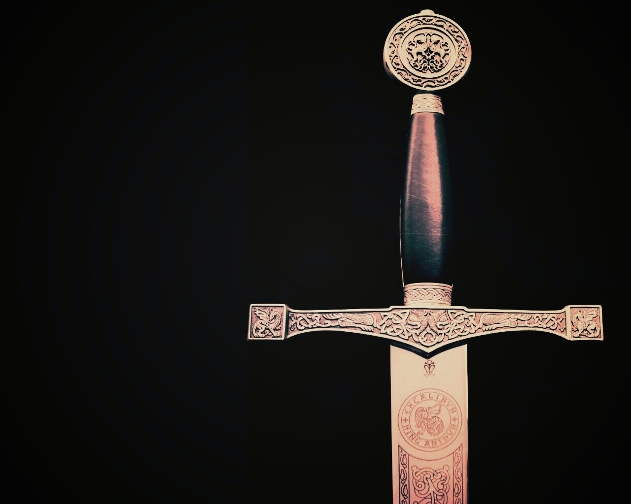 Гарда и эфес средневекового меча обои