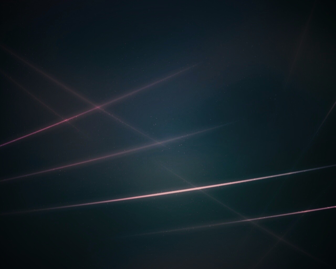 Лучи света на фиолетовом фоне обои