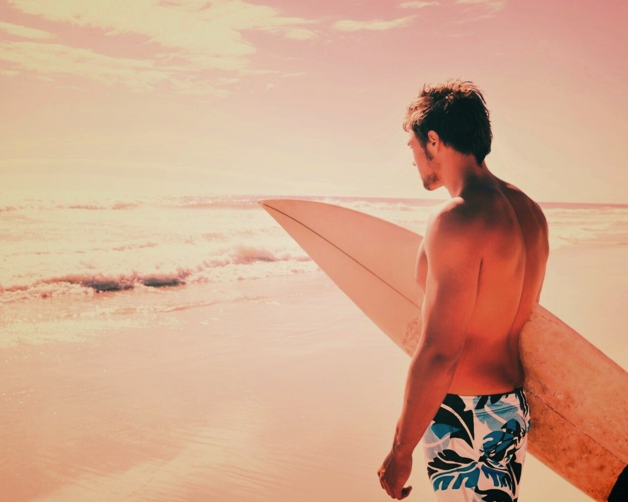 Собирается оседлать волну обои