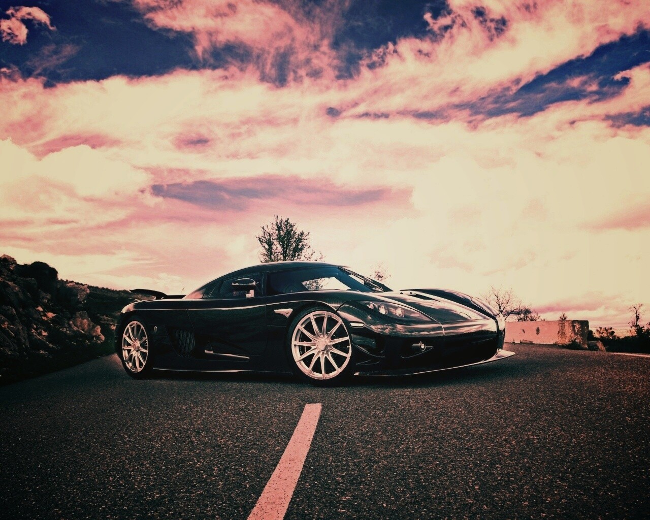 Черный кёнигсег обои