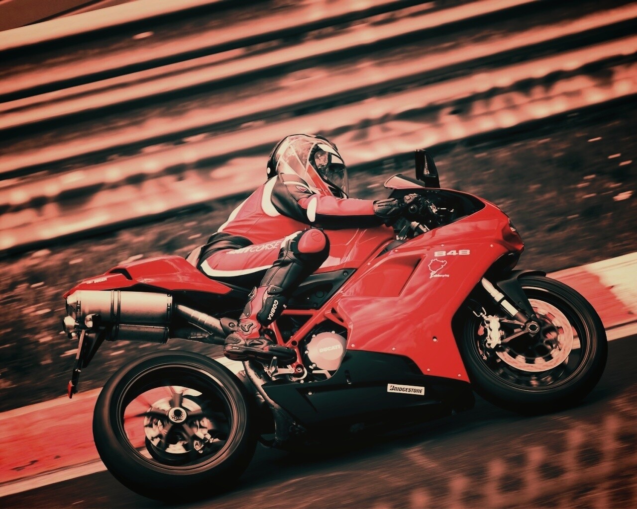 Красный мотоцикл обои