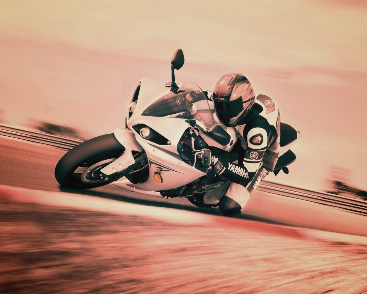 Человек на мотоцикле обои