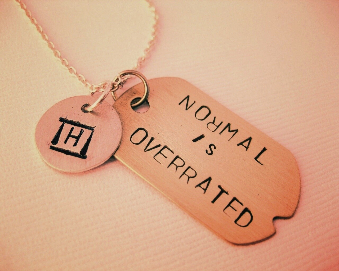 Нормальность переоценена обои