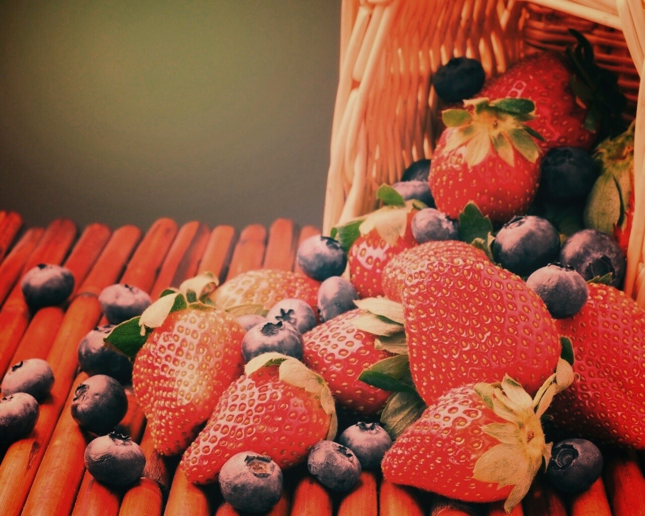 Спелые ягоды обои