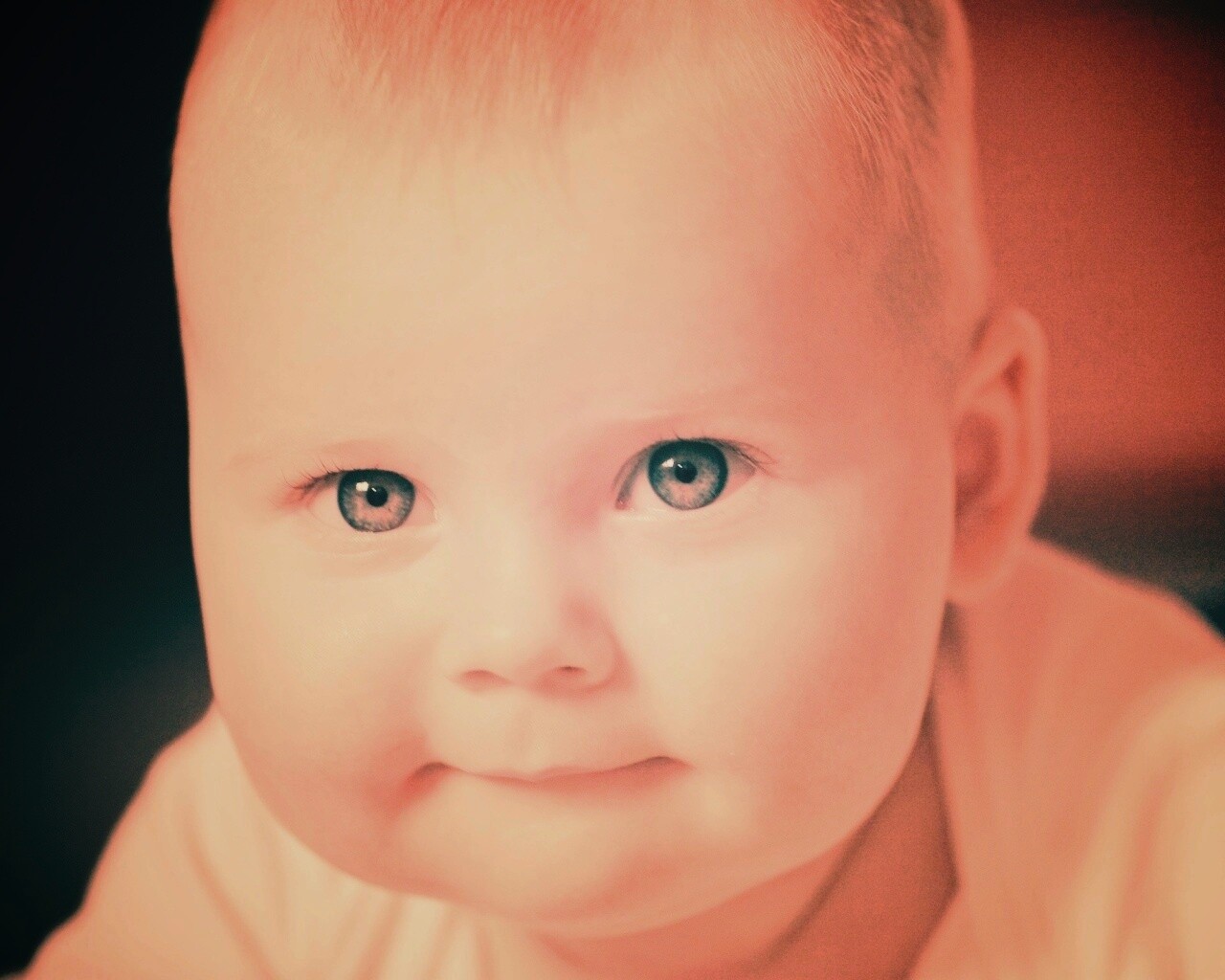 Прелестное дитя обои