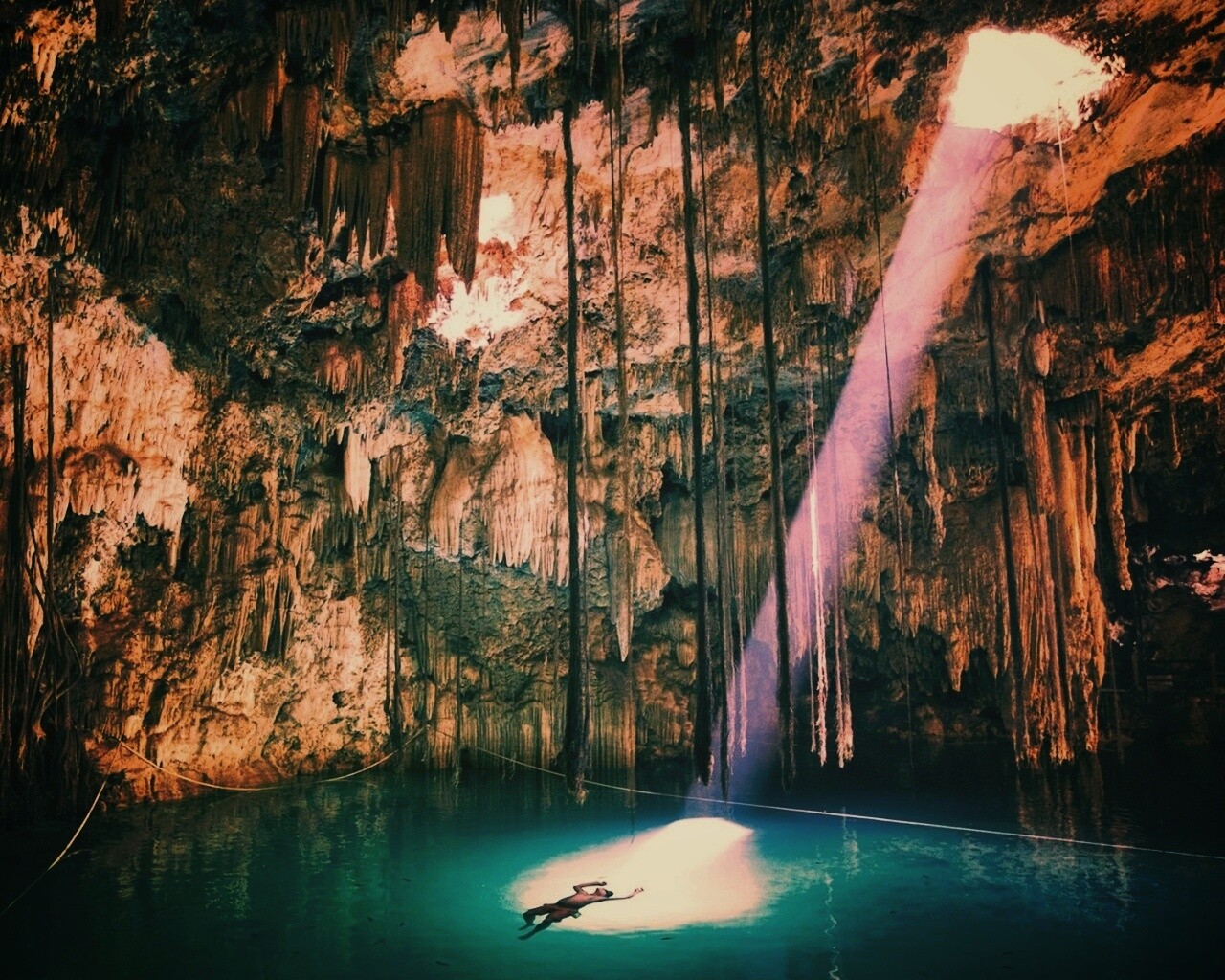 Пещера сталактитов обои