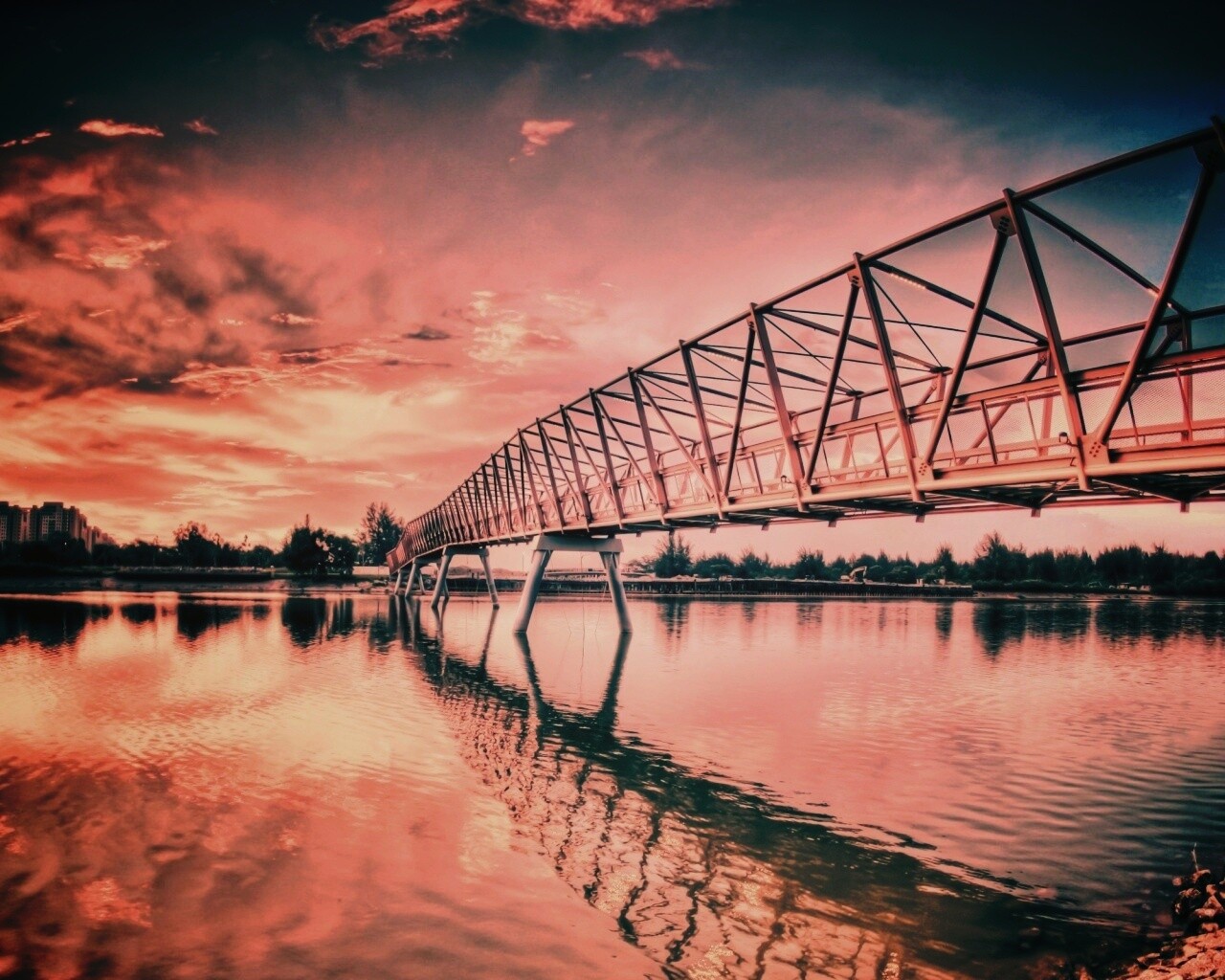 Мост через реку обои